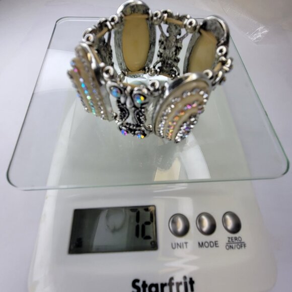 White Crystal Casual Stretch Bracelet - Picture 11 of 11